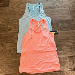 2 Under Armour tanks.